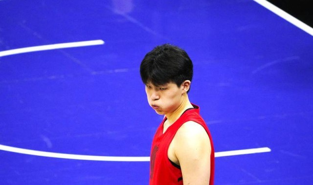 终结G联赛头名12连胜 杨瀚森两战10犯规11次失误