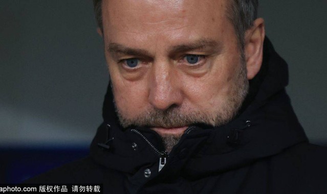 巴萨定位球防守频频失守！弗里克该如何破解这道难题？