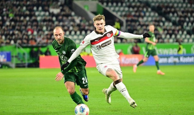 33岁曼联旧将闪耀德甲，沃尔夫斯堡主场2-1险胜圣保利终结两连败