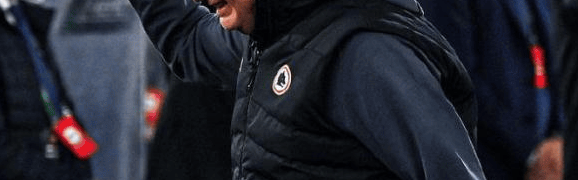 再见穆里尼奥！葡超指教都玩不明白，双线崩盘，更衣室内讧了