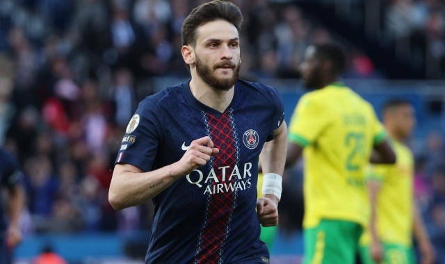 随着克瓦拉茨赫利亚双响+巴黎圣日耳曼3-0，法甲最新积分榜出炉