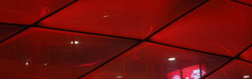 拜仁三叉戟狂飙：凯恩、迪亚斯与奥利塞联手轰进53球，德甲最强锋线？