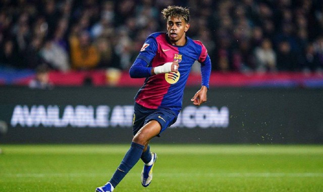 西甲焦点战：皇家社会迎战巴萨，巴萨争冠压力骤增