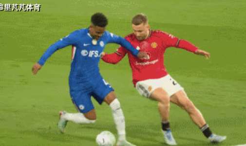 一日英超动向：曼城成功击败阿森纳，萨拉赫再次救主斯洛特拿三分