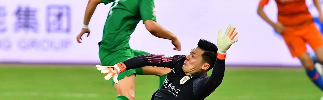 鲁能本轮中超负于大连英博，主力门将王大雷提前解约进军德甲